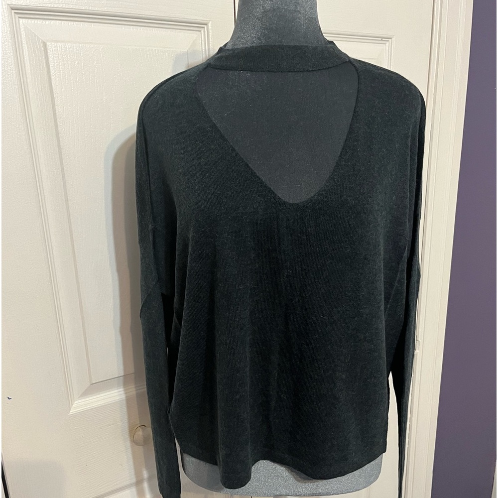 WOMEN’S SZ MEDIUM CHOKER SWEATER. LIGHTWEIGHT NWT. OLIVACEOUS. #236